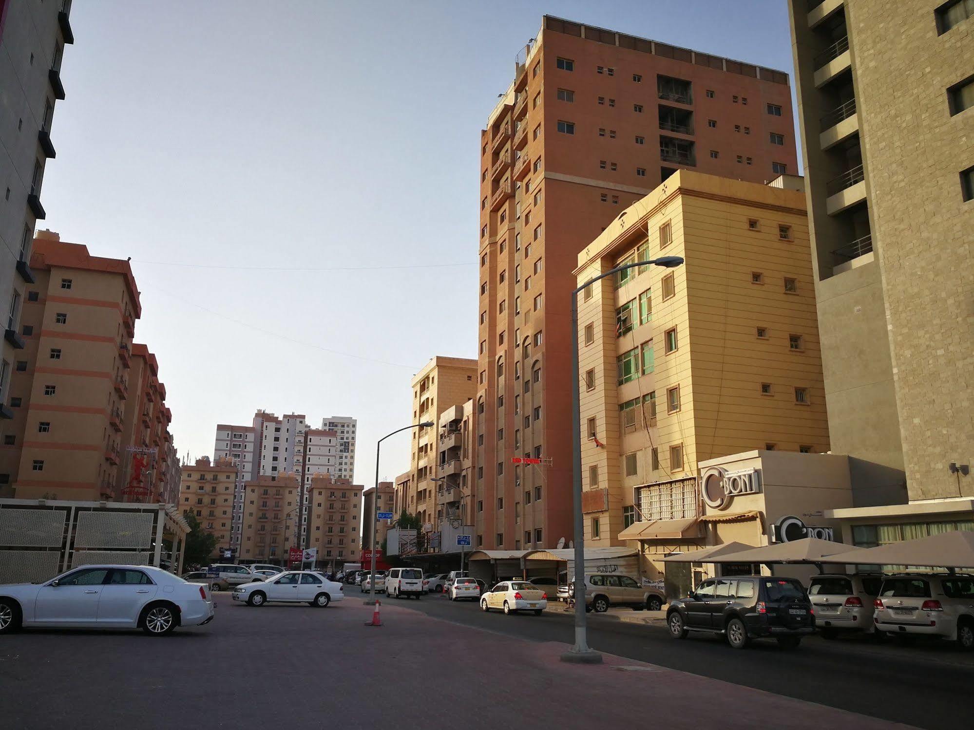 Red Tower Furnished Apartments Mahboula Exterior foto